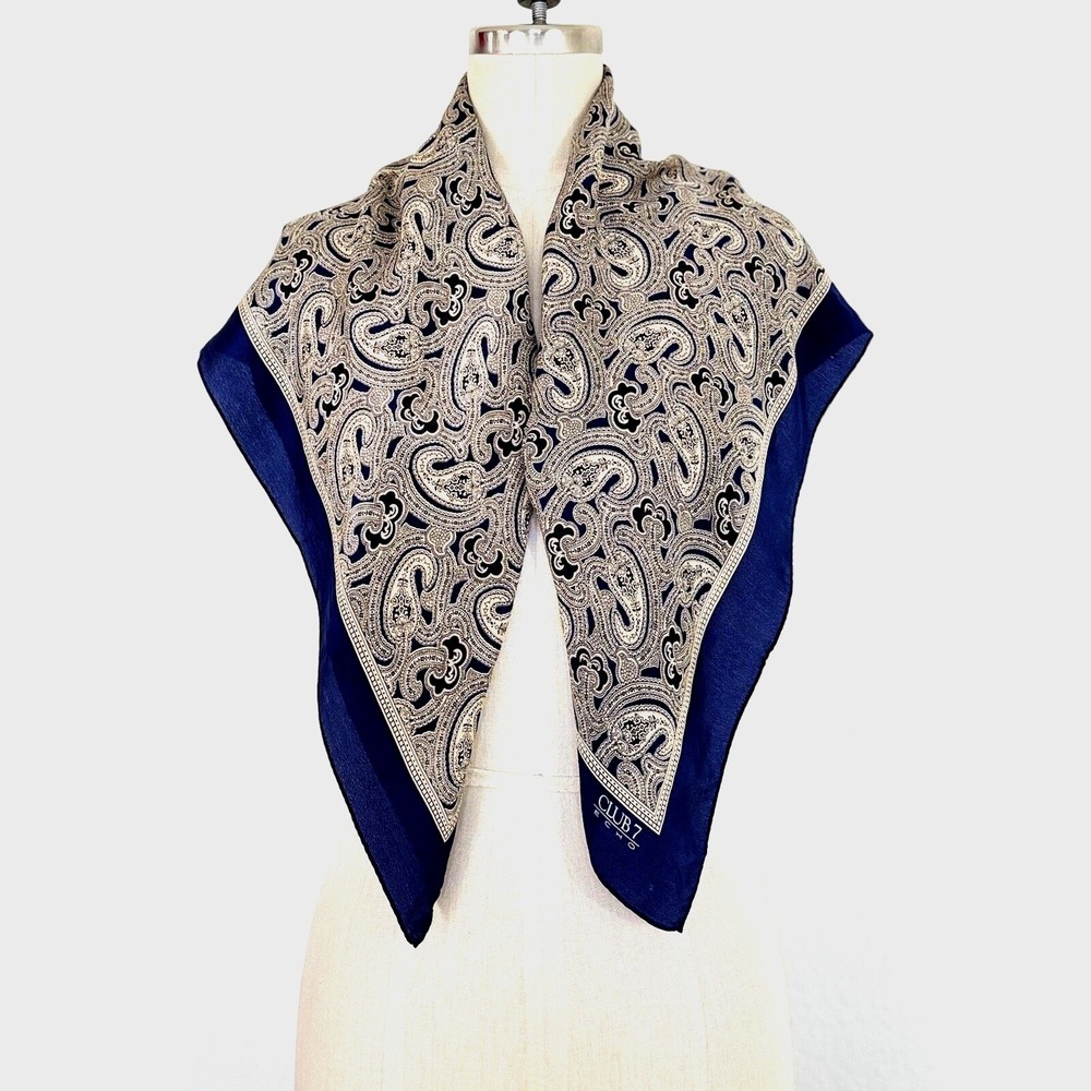 Club 7 ECHO 100% Silk Scarf White Blue Jacobean Paisley Square Neck 30" Classic - Picture 3 of 9